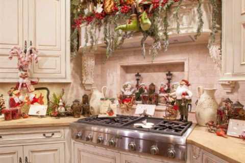 How to Decorate a Kitchen for Christmas