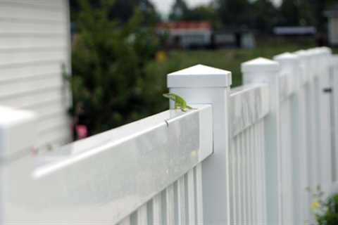 What Type of Fence Should I Buy in Broward County
