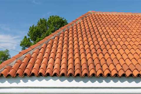 Which roof has a lifespan of between 15 to 25 years?