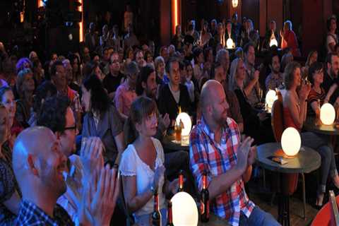 What Delicious Food and Drinks Does the Boca Raton Comedy Club Offer?