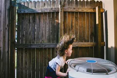 How does an air conditioning work during summer?