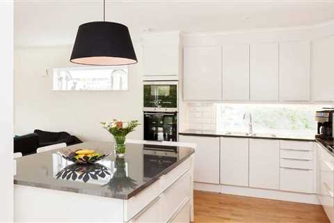 Design a Traditional English Kitchen With Classic Charm and Timeless Elegance