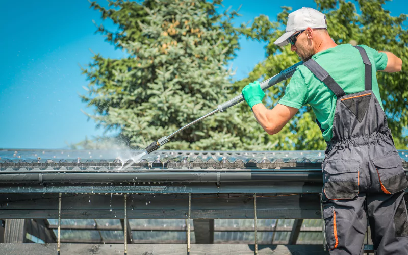 Gutter Cleaning Tampa, Florida