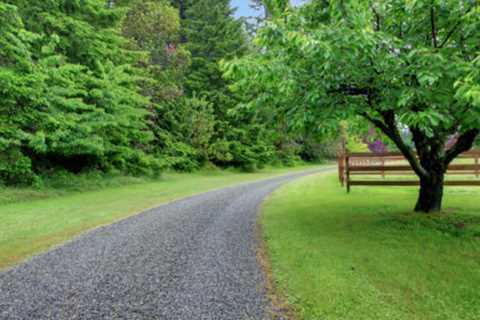 Advantages of a Wood Fence: Benefits for New Orleans Landscapes