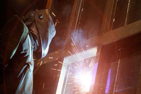 Mobile Welding For Pole Buildings: Transforming Los Angeles Construction Projects