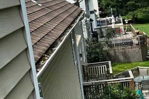 Gutter cleanout contractor Eatontown, NJ