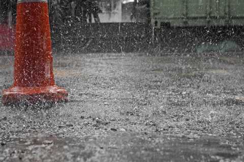 How Weather Conditions Affect Junk Removal Efficiency