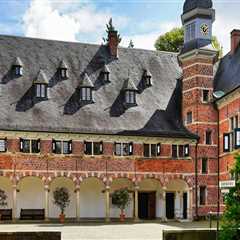 Maintain Your Castle Rock Home with Expert Garage Door Repair