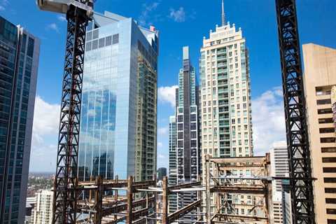 Navigating the Challenges of Commercial Building Construction